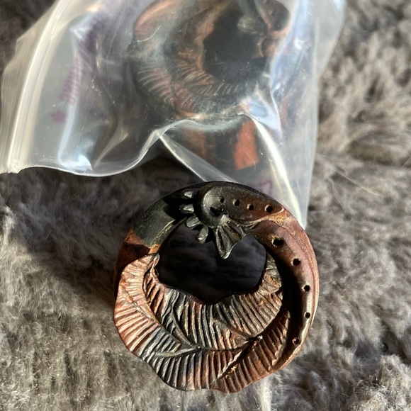 Set of 1 inch wooden gauges never worn - Picture 4 of 4